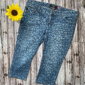 Torrid spotted leopard print cropped jeans size 16